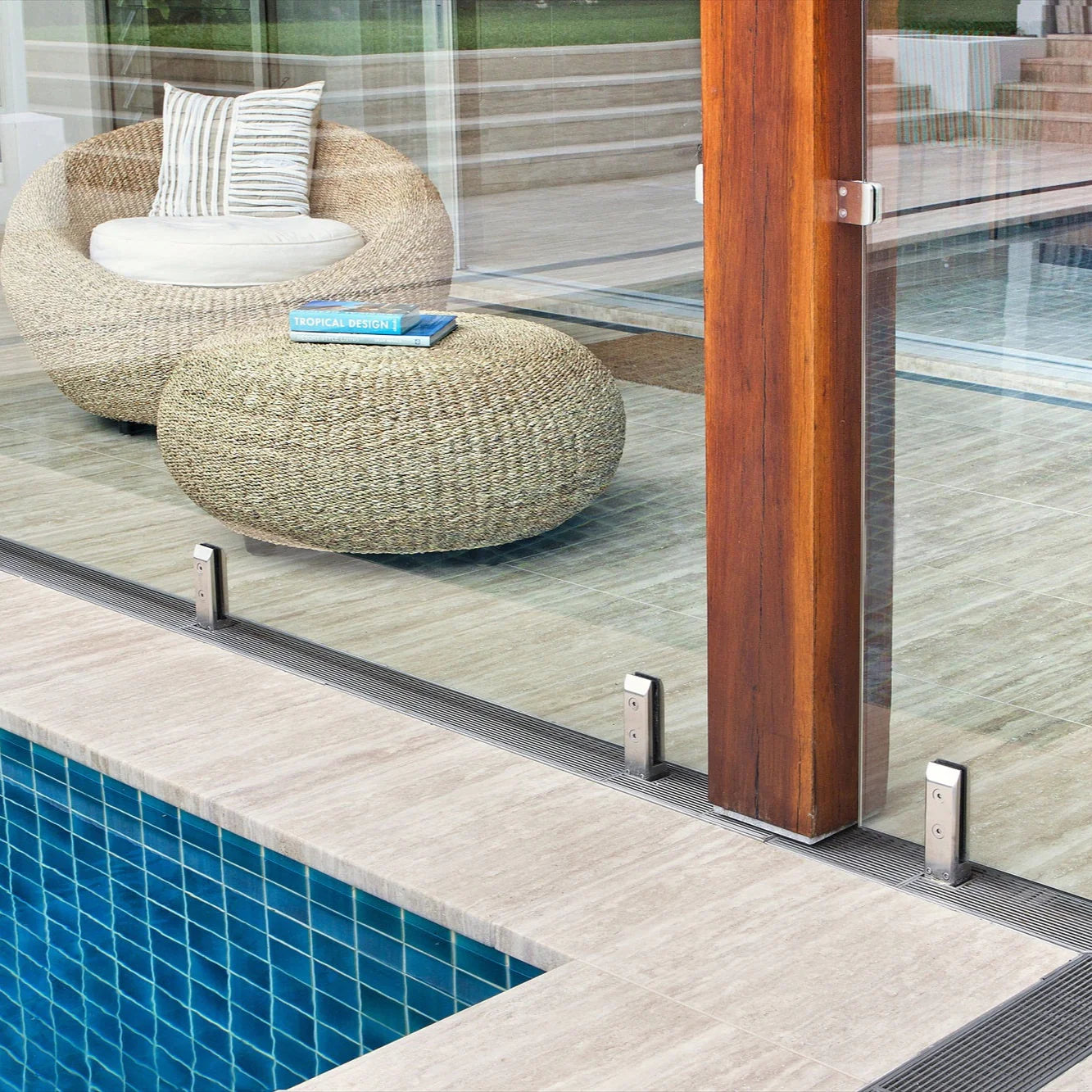 STAINLESS STEEL HEELGUARD GRATE & ALUMINIUM DRAIN CHANNEL