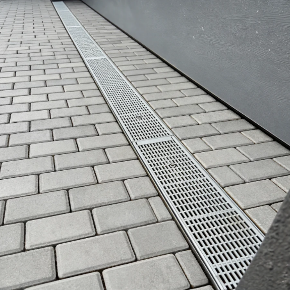 HEELGUARD GALVANISED TRENCH BOX GRATES